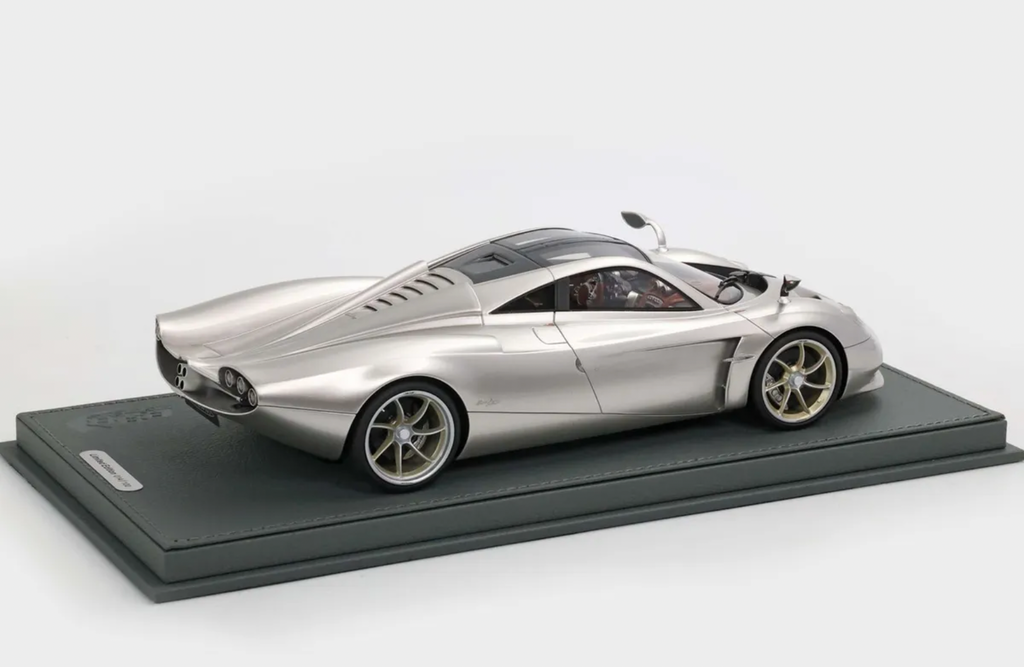 Pagani Huayra Codalunga 1:18 Model Replica