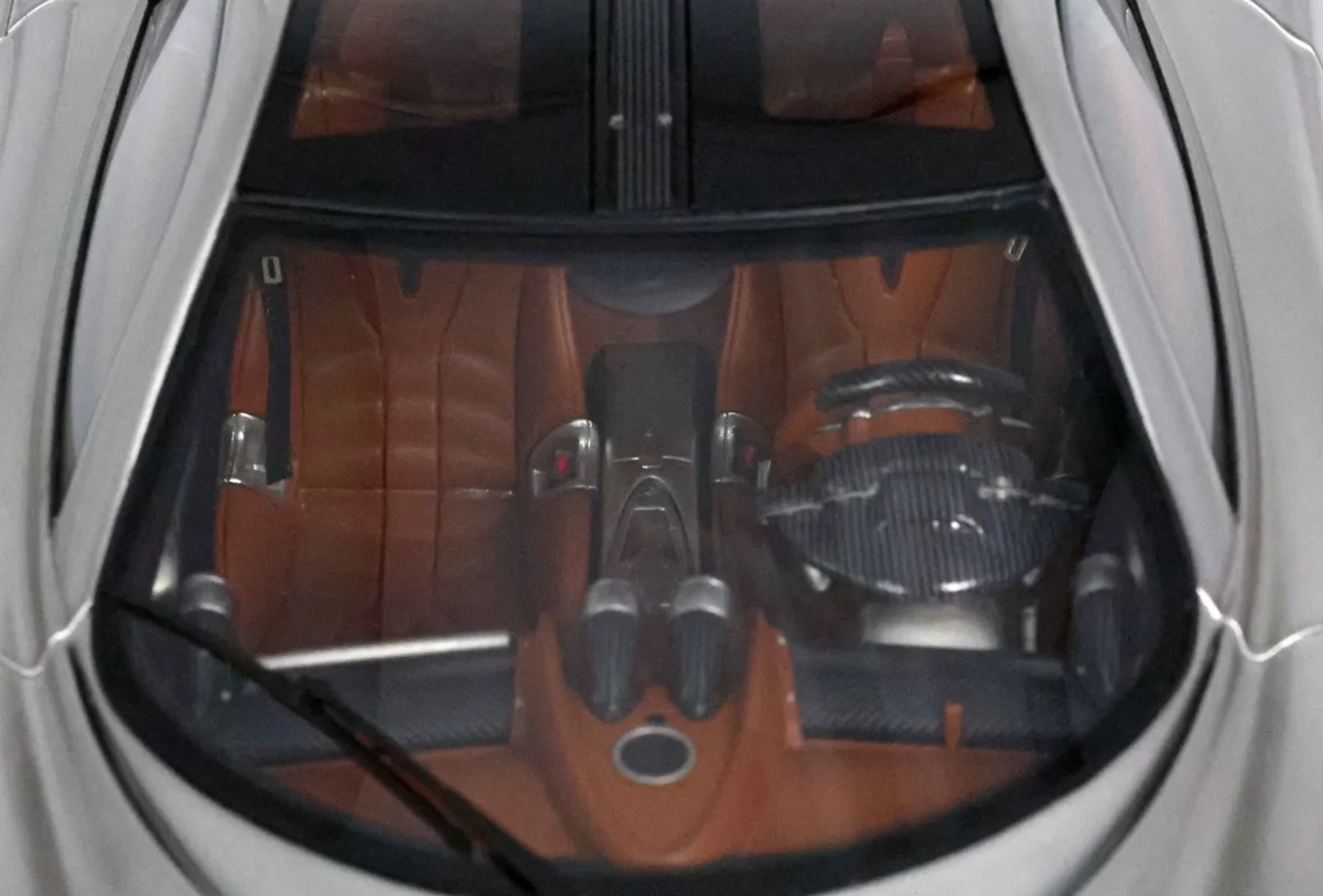 Pagani Huayra Codalunga 1:18 Model Replica