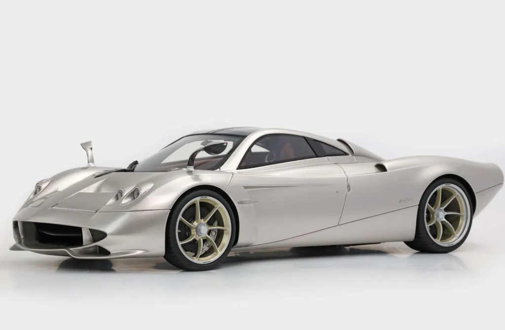 Pagani Huayra Codalunga 1:18 Model Replica