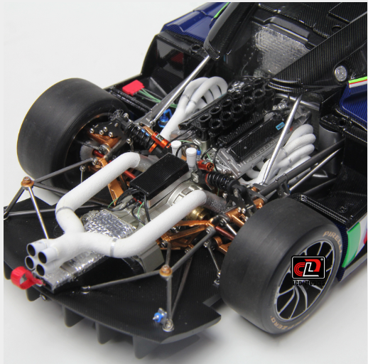 Pagani Huayra R 1:18 Scale Die Cast Model (Carbon Blue)